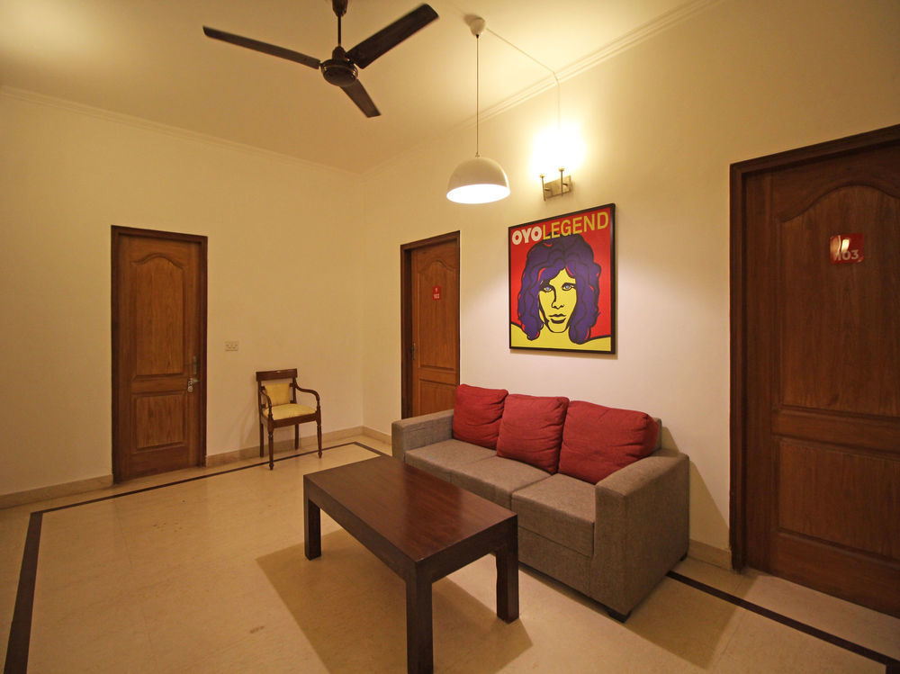 Oyo Flagship 592 Hauz Khas Village New Delhi Bagian luar foto