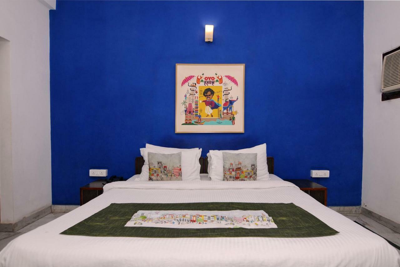 Oyo Flagship 592 Hauz Khas Village New Delhi Bagian luar foto