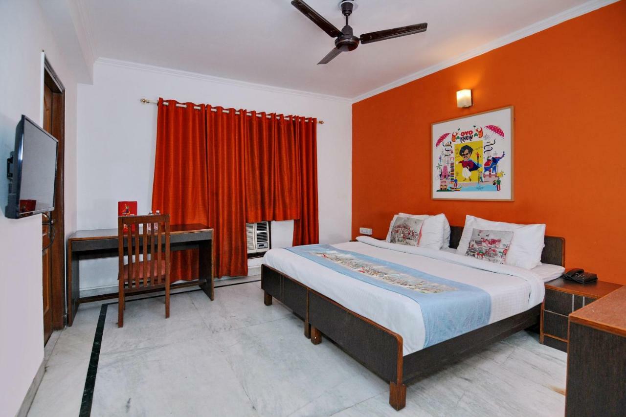 Oyo Flagship 592 Hauz Khas Village New Delhi Bagian luar foto