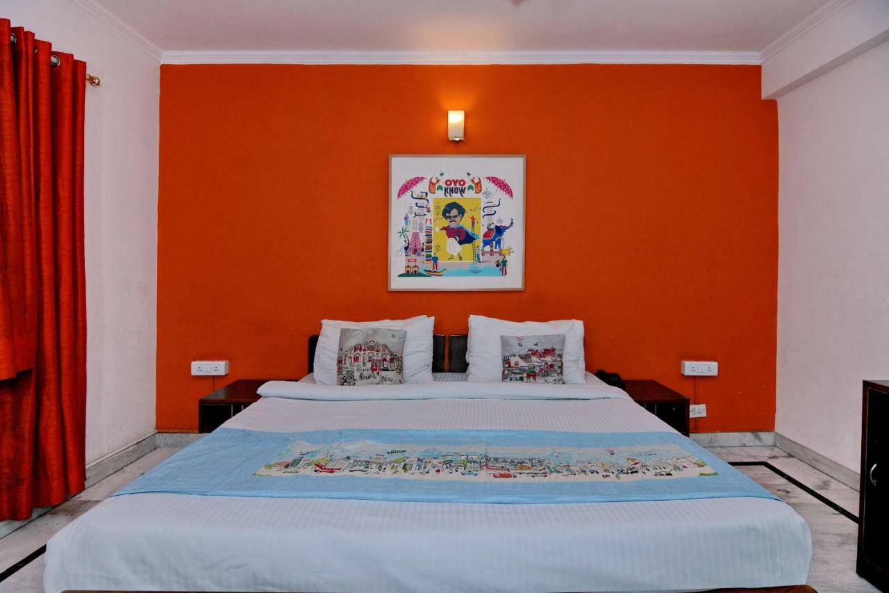 Oyo Flagship 592 Hauz Khas Village New Delhi Bagian luar foto