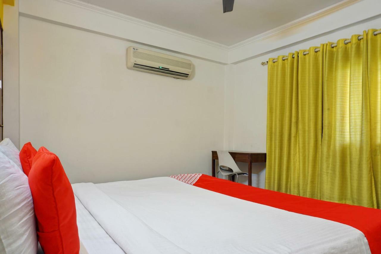 Oyo Flagship 592 Hauz Khas Village New Delhi Bagian luar foto